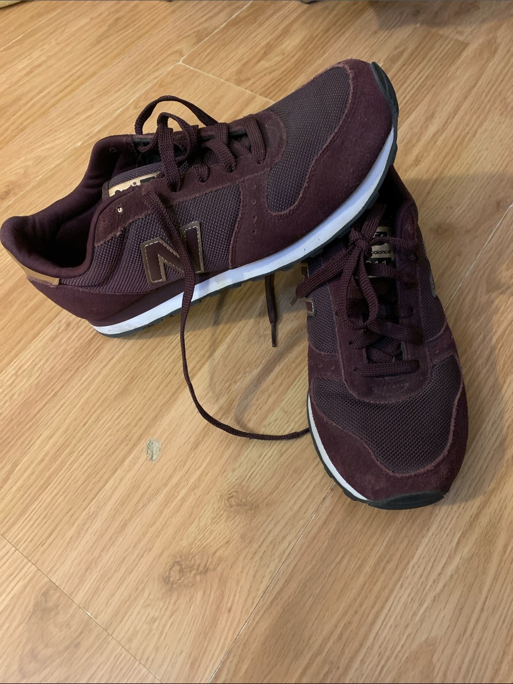 New Balance women’s Maroon Suede & Mesh Sneakers